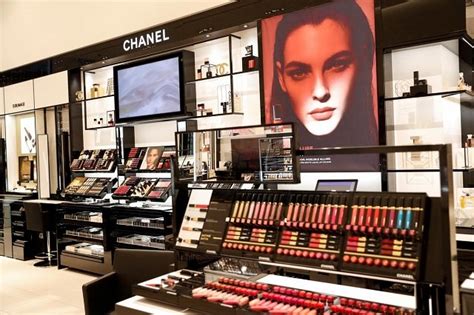 Exclusive: Chanel, Revlon, L'Oreal pivoting away from talc in som